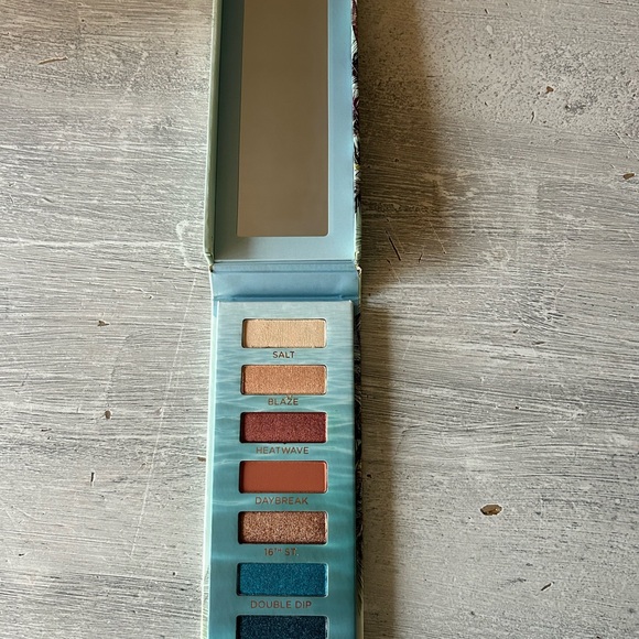 Urban Decay Bleached Eyeshadow Palette - Picture 3 of 4